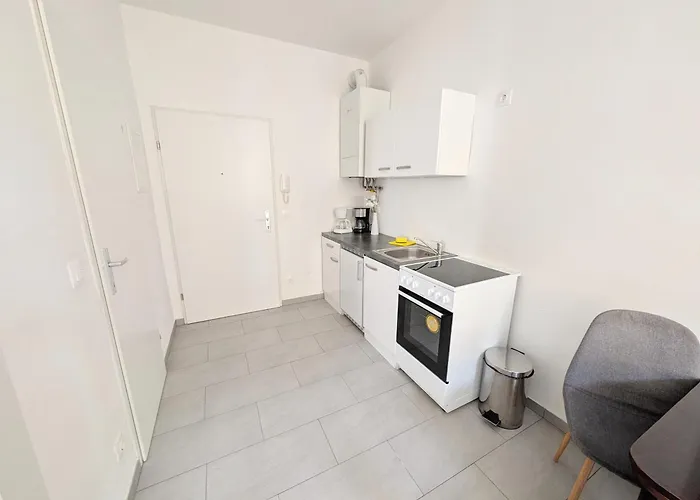 Charming - Close To Attractions Mz27 *